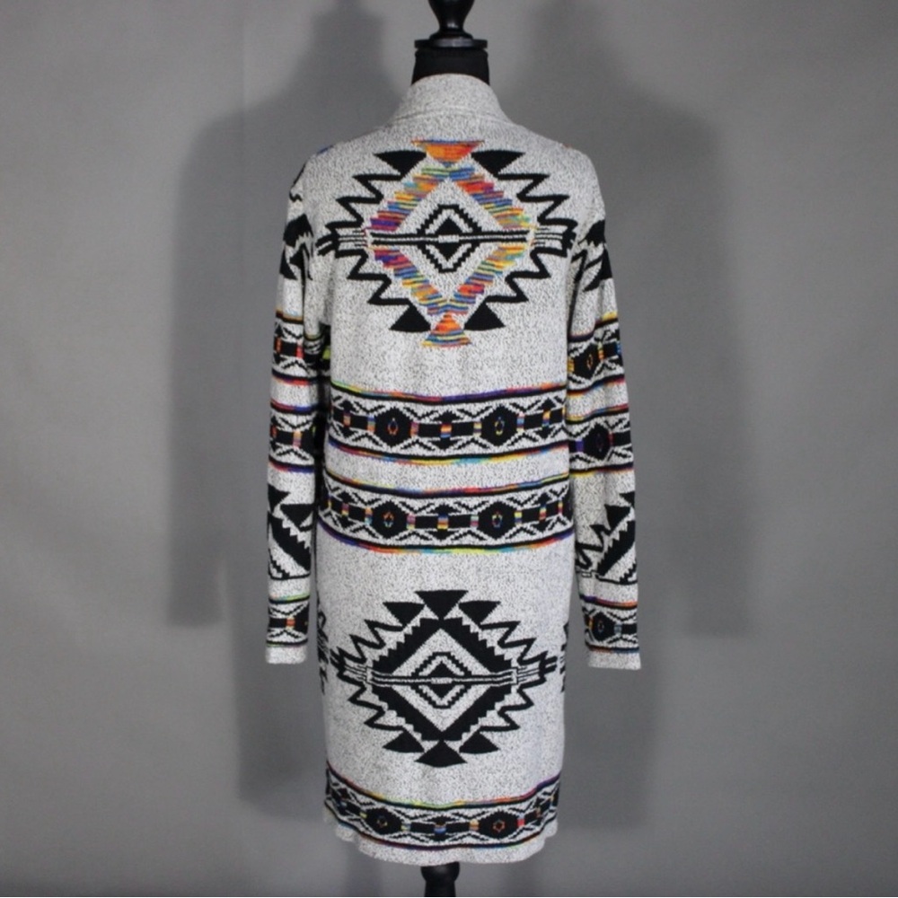 Colorful Patterned Cardigan - Picture 8 of 8